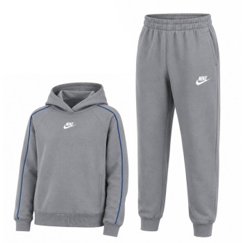 Детски спортен екип Nike Club Tracksuit HQ9318 084 Детски спортен екип Nike Club Tracksuit HQ9318 084